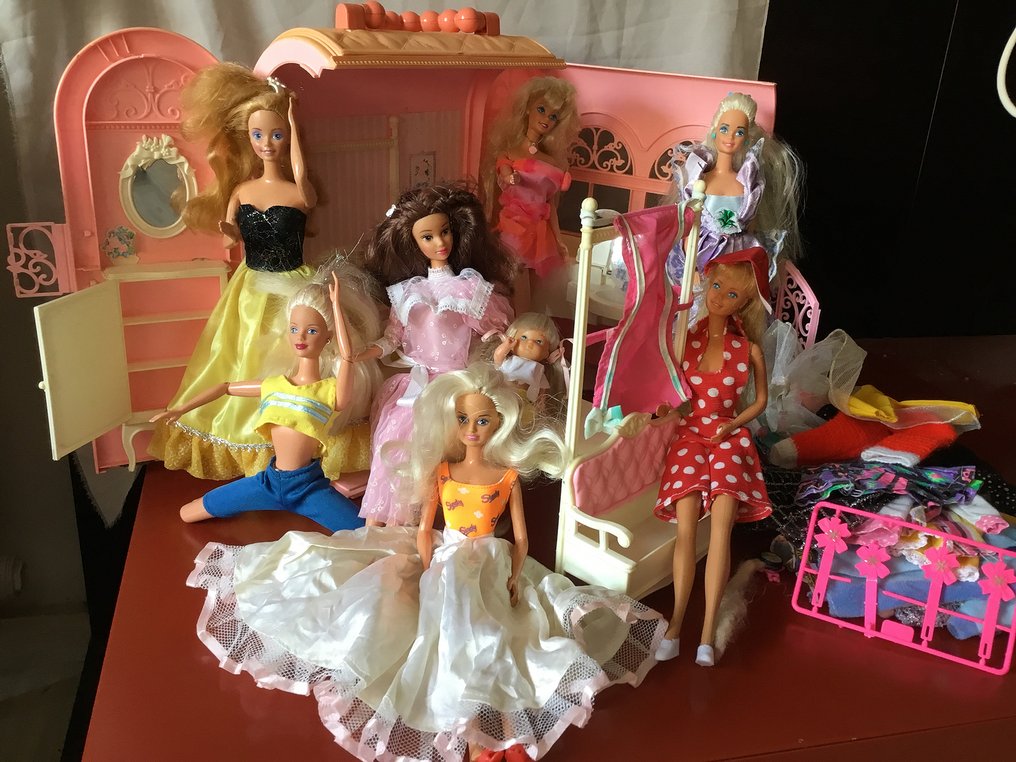 Mattel - Casa ropa y muñecas Barbie Años 80 y 90 - Catawiki