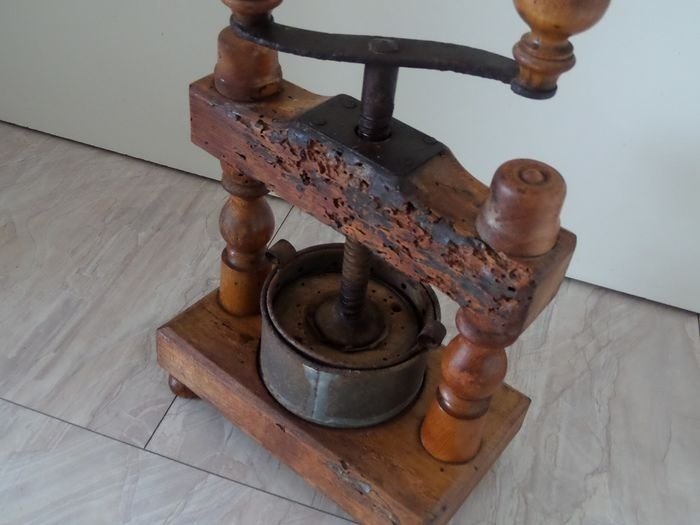 Antique duck press (1) Wood, zinc Catawiki