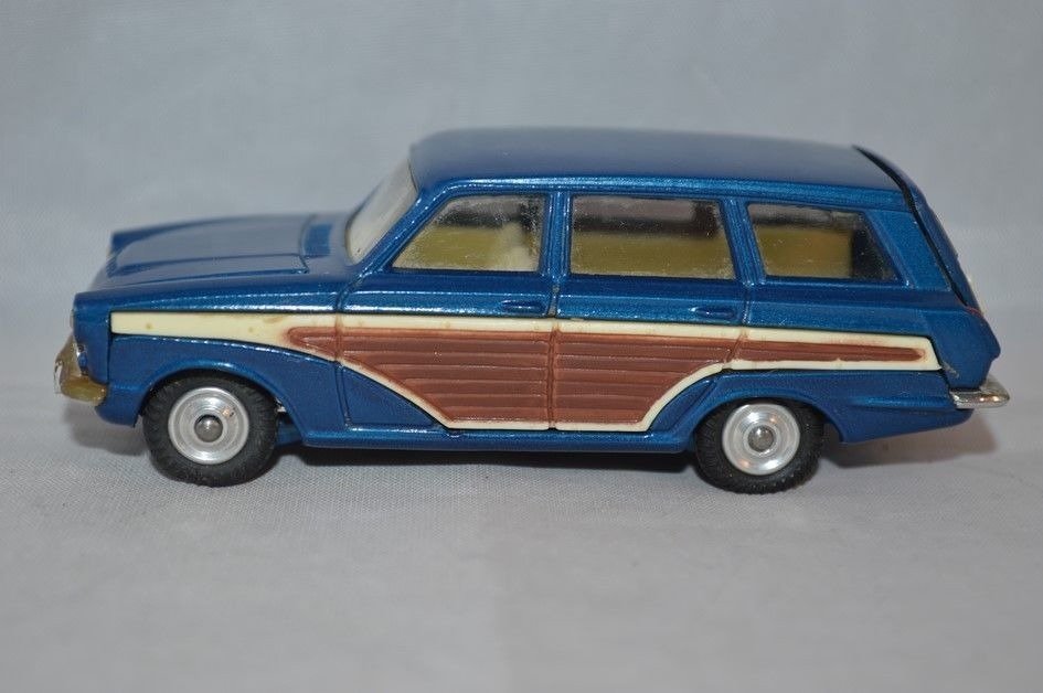 Corgi toys ford consul cortina super estate car clearance