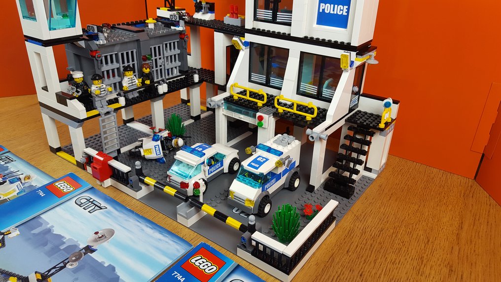 Afkorting conversie Relatief LEGO - City - Police station 7744 - Police Headquarters - Catawiki