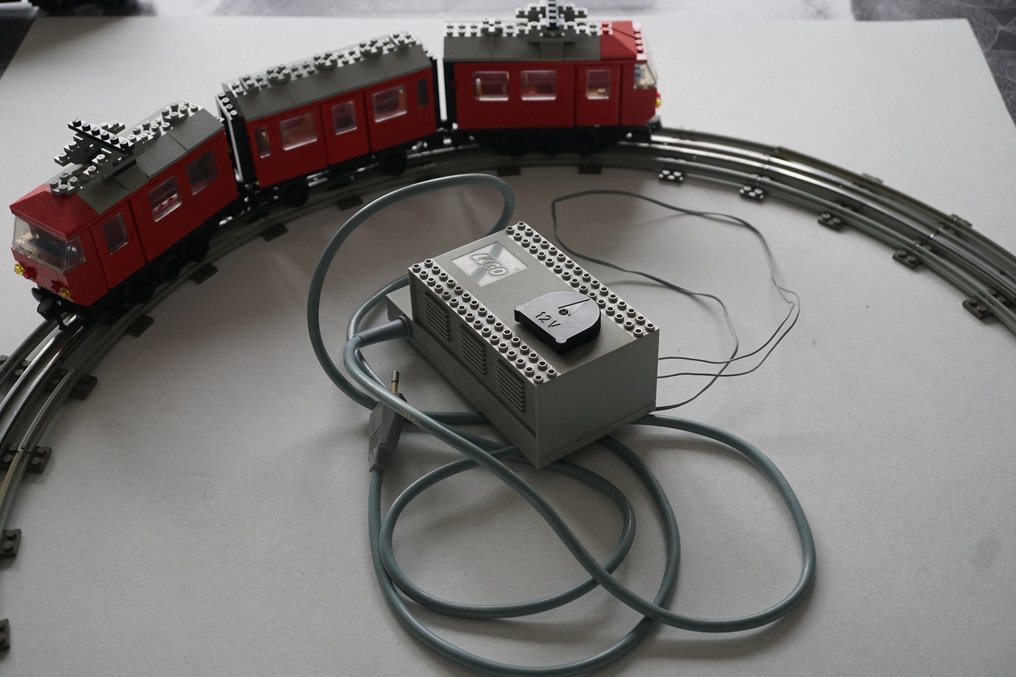 LEGO - Tog - 7725 - Elektrisk passasjertog rød 12 volt - Catawiki
