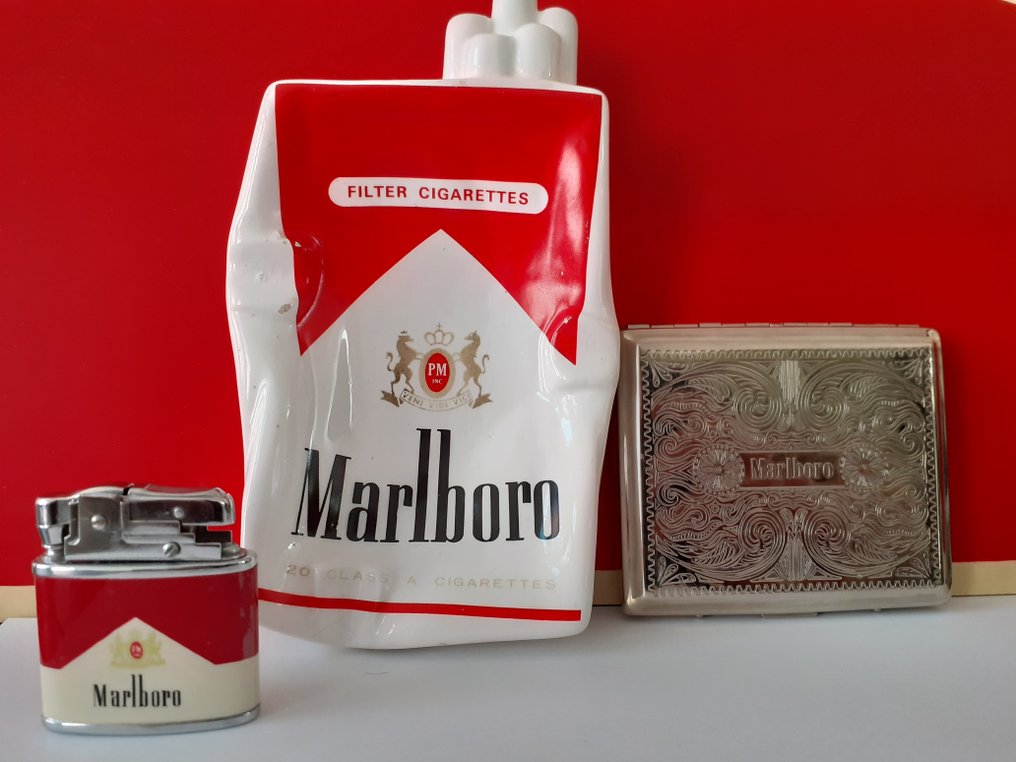 Montgomery átomo galope Marlboro - Encendedor, cenicero, caja de cigarrillos (3) - - Catawiki