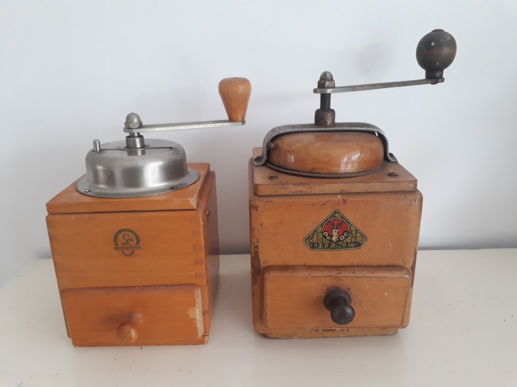 Klingenthal & Pede - coffee grinder (2) - Iron - Catawiki