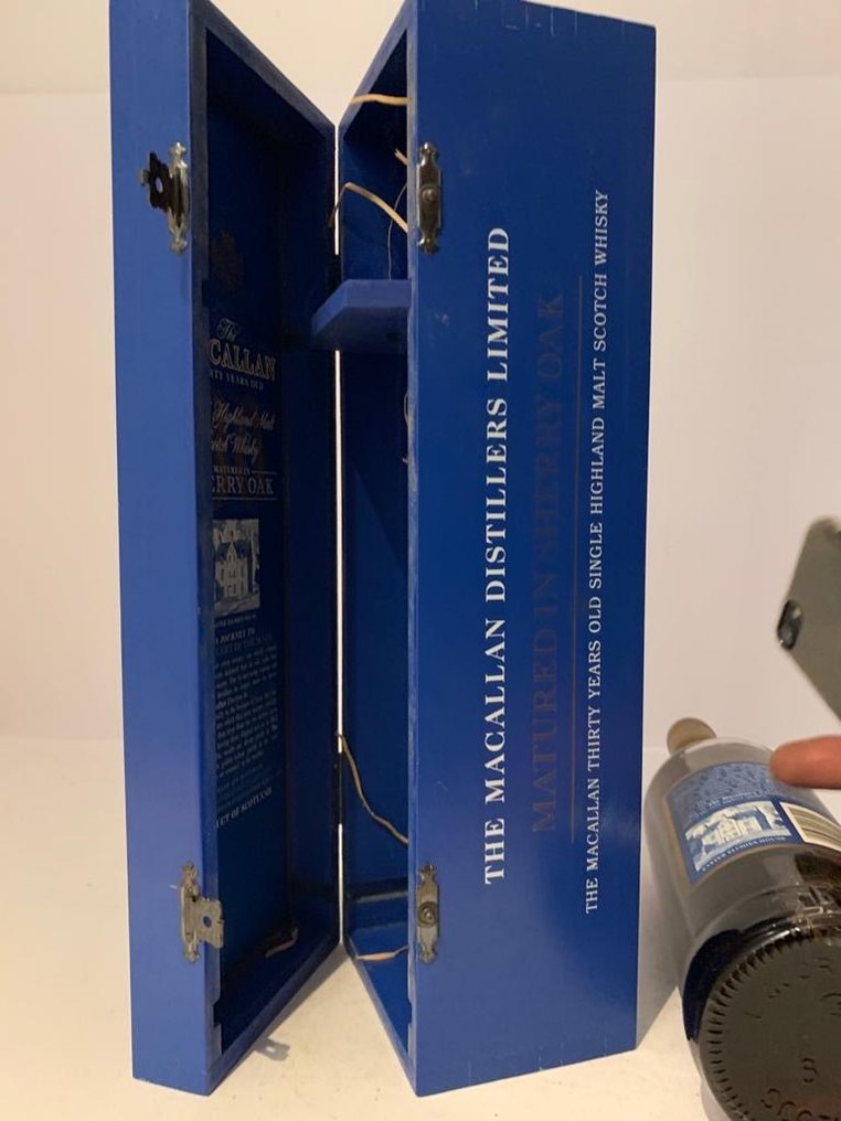 Macallan 30 years old Blue Label - Original bottling - b ...