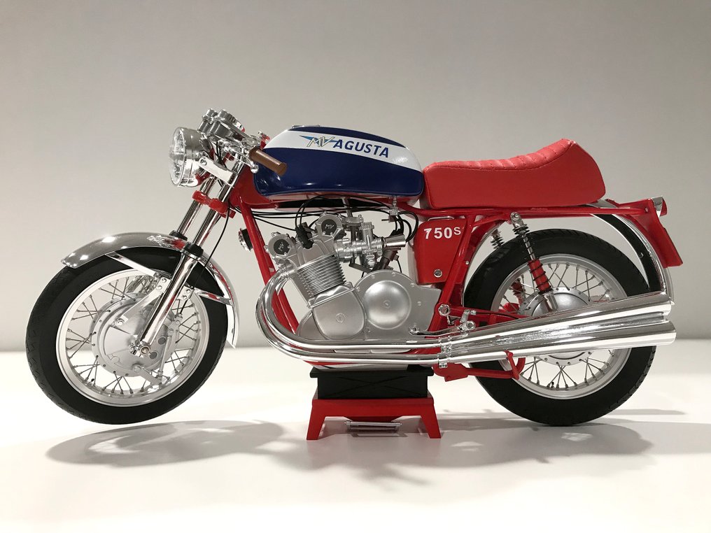 Vintage Motor Brands 1/6 MV アグスタ 750S 1972 (レッド/ブルー)