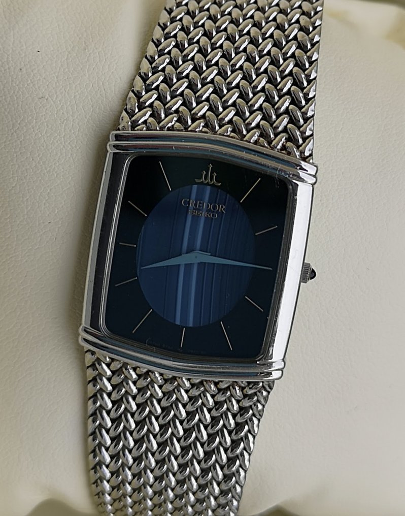 セイコー　腕時計　クレドール　黒文字盤　クオーツ　2F70-5330
