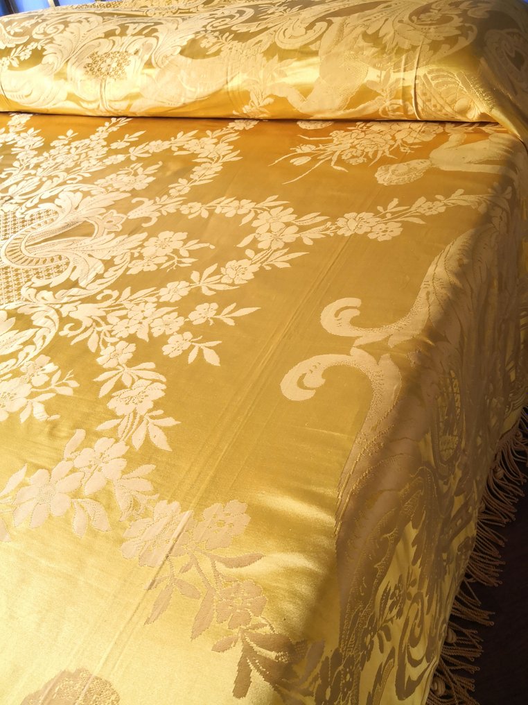 Couvre-lit doré 280 x 250 cm - Soie - Début du XXe siècle - Catawiki