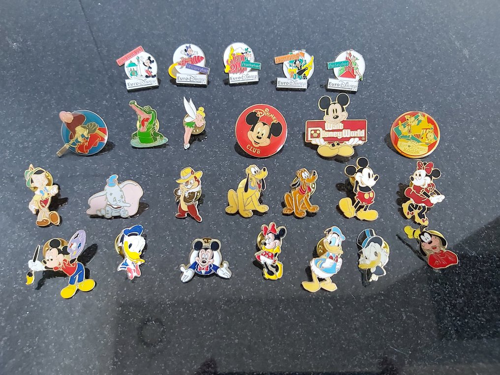 Echter Afdeling expositie Walt Disney - Lot met 25 Disney Pins - Catawiki