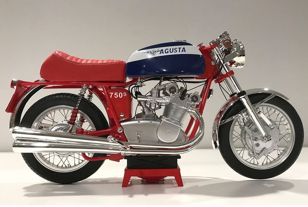 VMB 1/6 MV アグスタ 750S 1972 (レッド/ブルー)