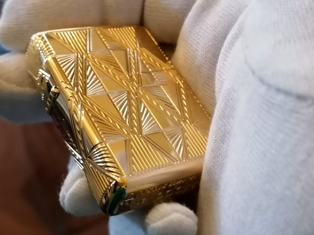 ZIPPO ★ GOLD PLATED 360 Armorcase Multicut engraving Catawiki