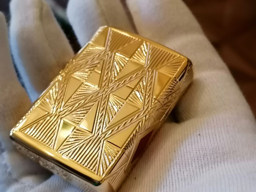 ZIPPO ★ GOLD PLATED 360 Armorcase Multicut engraving Catawiki