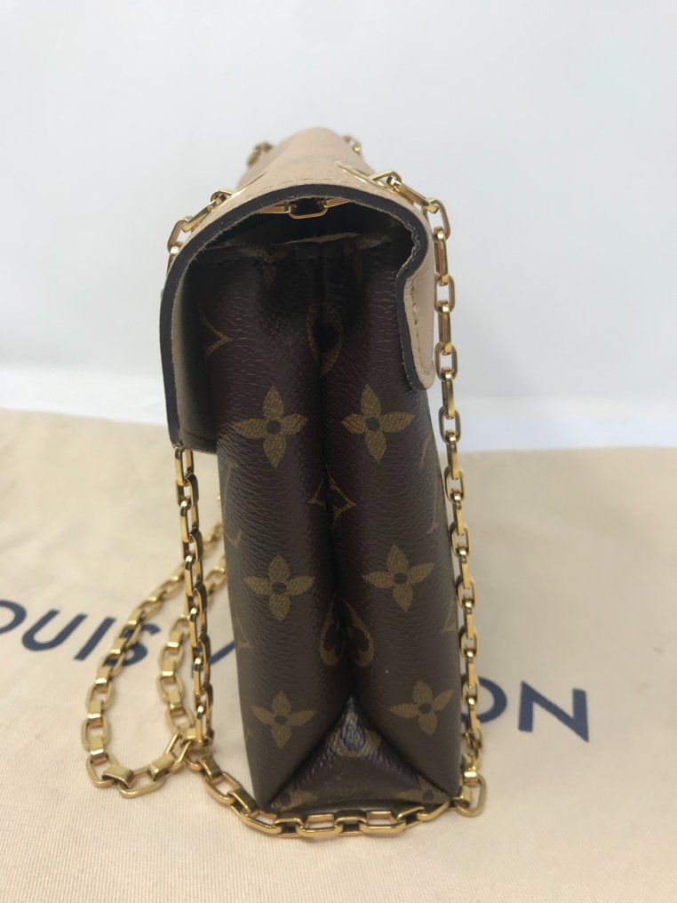 Louis Vuitton - Pallas Chain Mono Dune shoulder bag - Catawiki