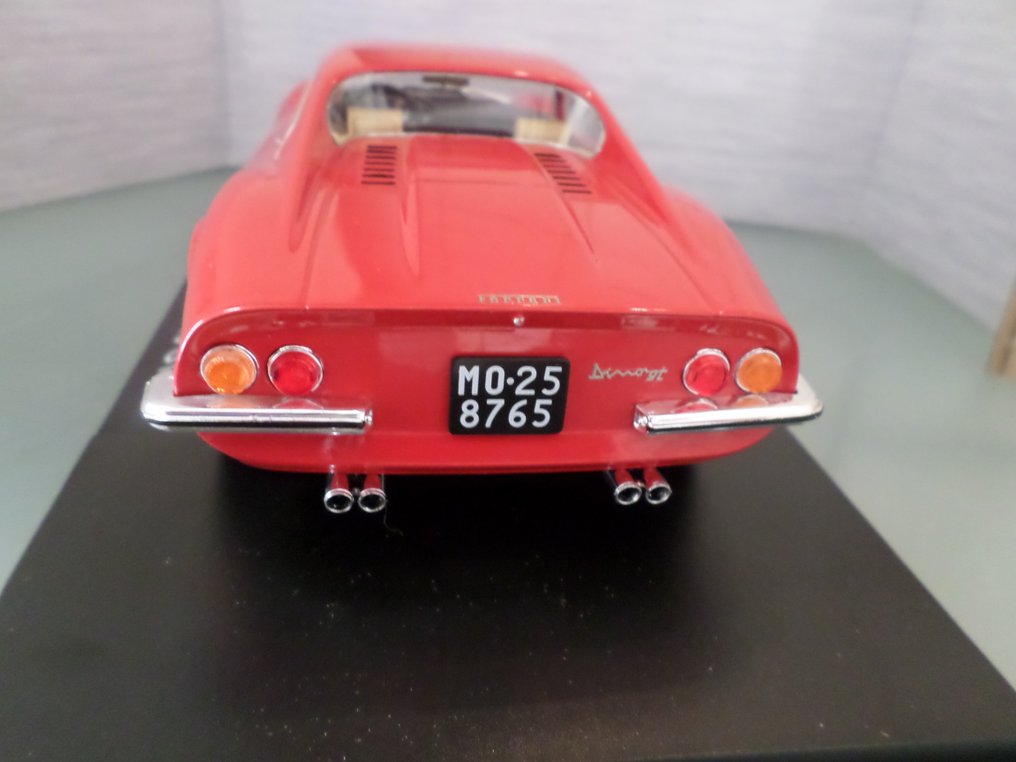 Model Car Group 118 Ferrari Dino 246 GT /// Catawiki