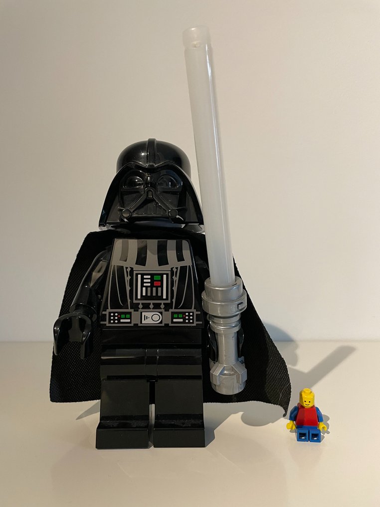 Lego darth hotsell vader big figure