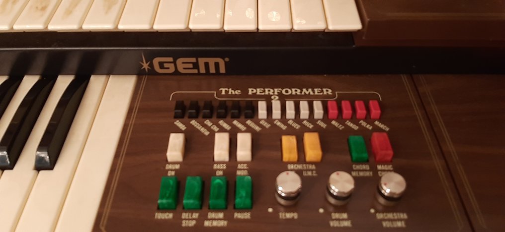 Gem electric shop organ