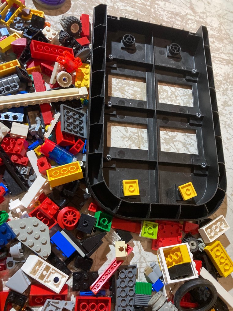 LEGO 4600 grams of loose Lego lot Unknown Catawiki