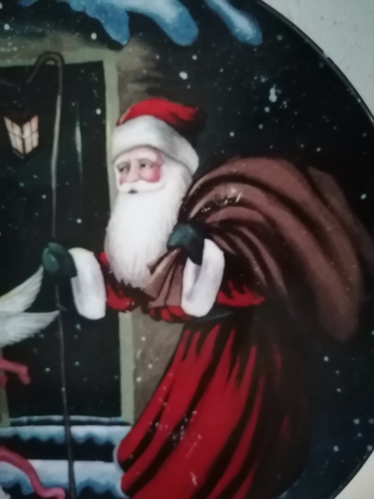 2 nostalgic Christmas plates with Christmas scene Catawiki