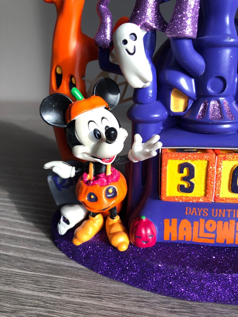 Disney Store Halloween Countdown Calender Catawiki