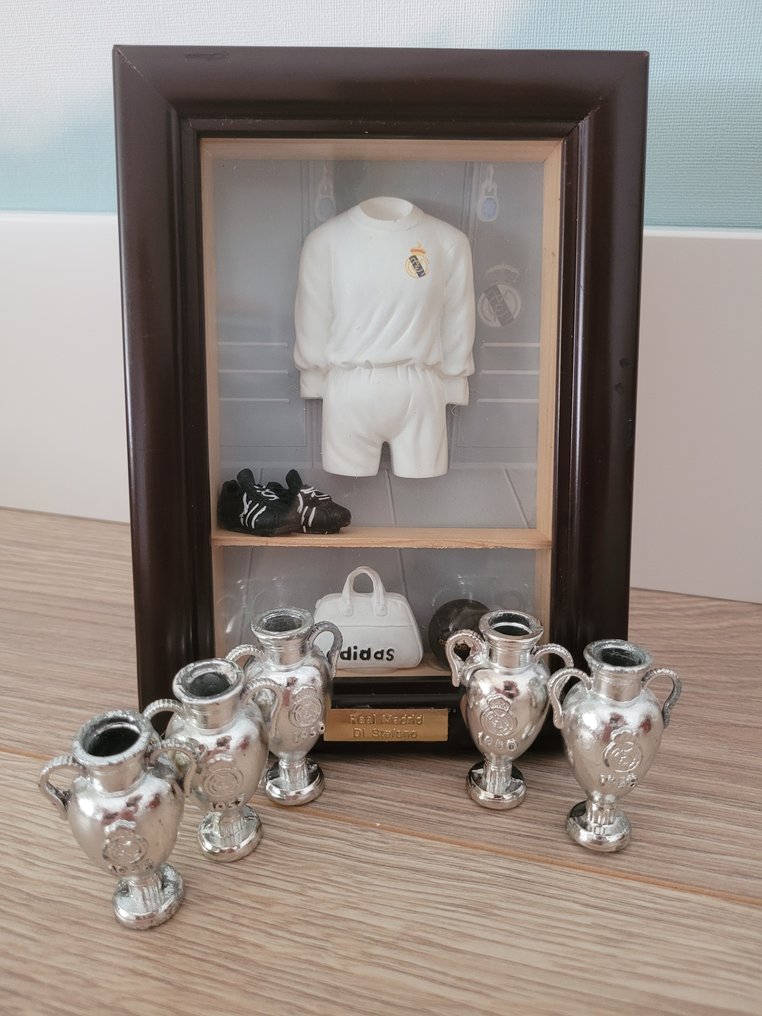 Real Madrid Alfredo Di Stefano + 5 European Cup trophies Catawiki