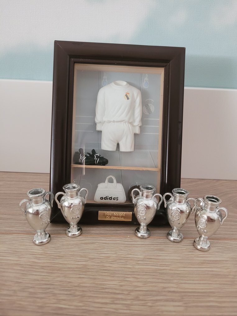 Real Madrid Alfredo Di Stefano + 5 European Cup trophies Catawiki