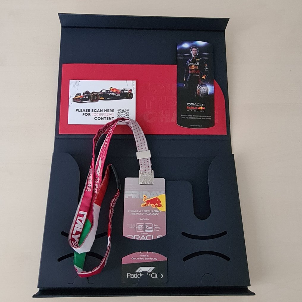 Red Bull Formula One 2022 Paddock pass Catawiki
