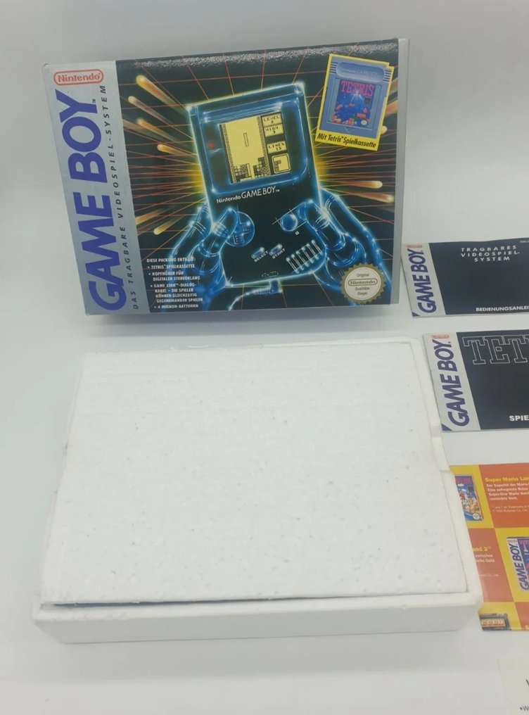 Nintendo dmg01 Extremely Rare Limited Edition Hard Box Set of video