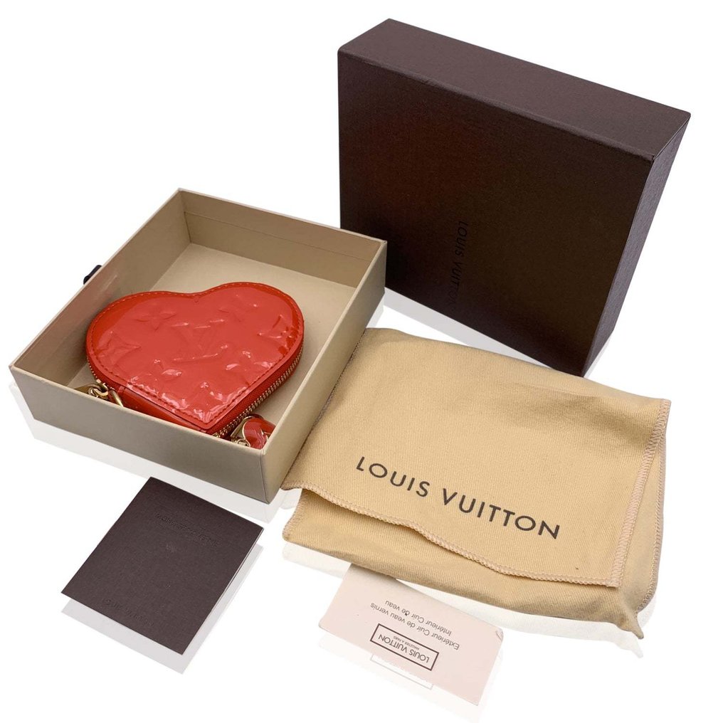 Louis Vuitton Pomme D'Amour Monogram Vernis Heart Coin Purse