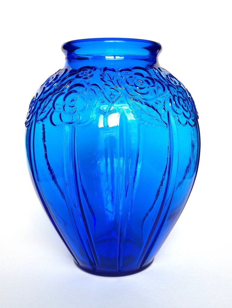 Authenticatie Eerlijkheid Duidelijk maken Grote azuurblauwe Art Deco vaas - geperst glas - Catawiki
