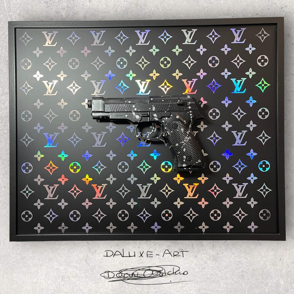 DALUXE ART - Louis vuitton Hologram Gun - Catawiki