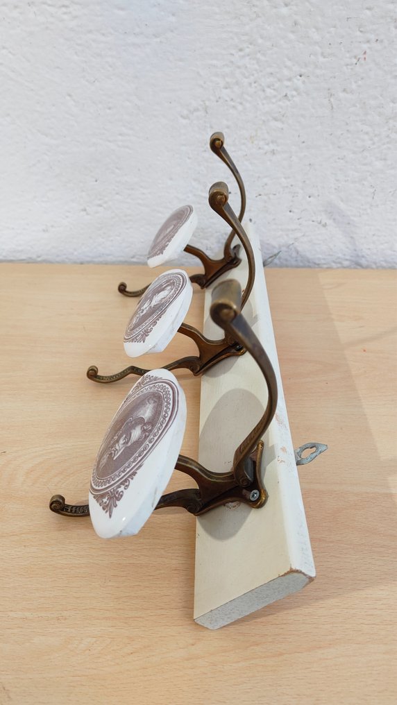 vintage clothes hangers Brass, Plastic, Wood Catawiki