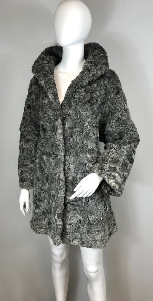 Artisan Furrier - Astrakhan Fur coat - Catawiki
