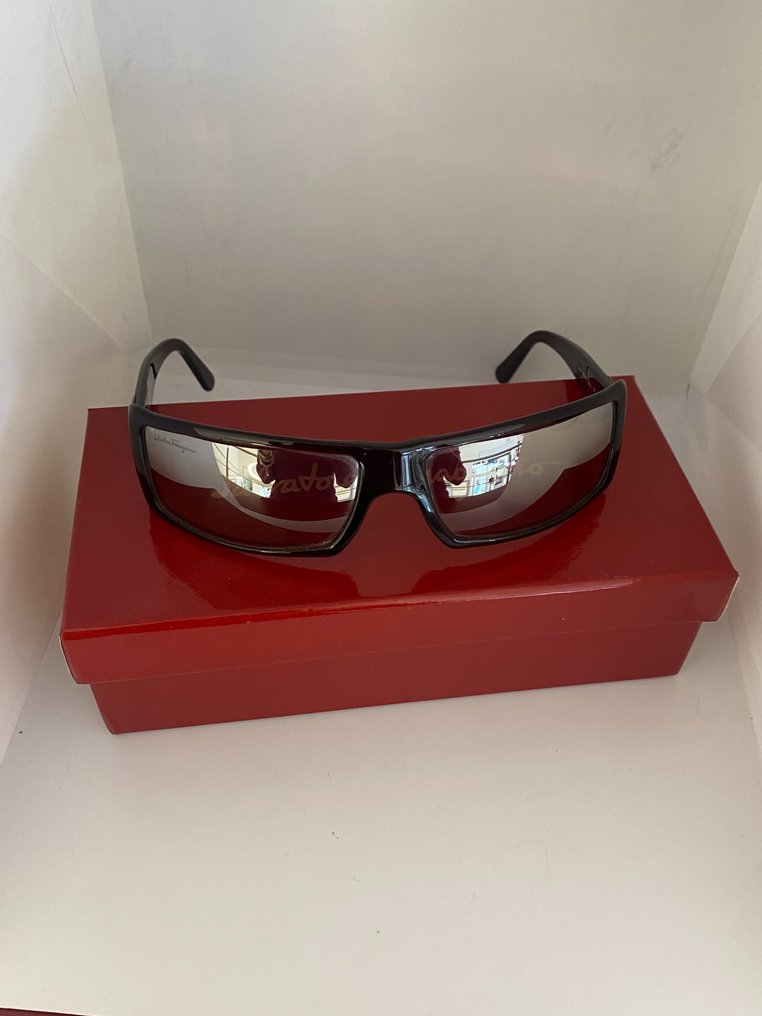 Salvatore Ferragamo - Sunglasses - Catawiki
