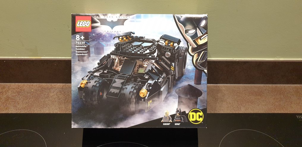 LEGO® DC Batman™ Batmobile™ Tumbler: Scarecrow™ Showdown Display