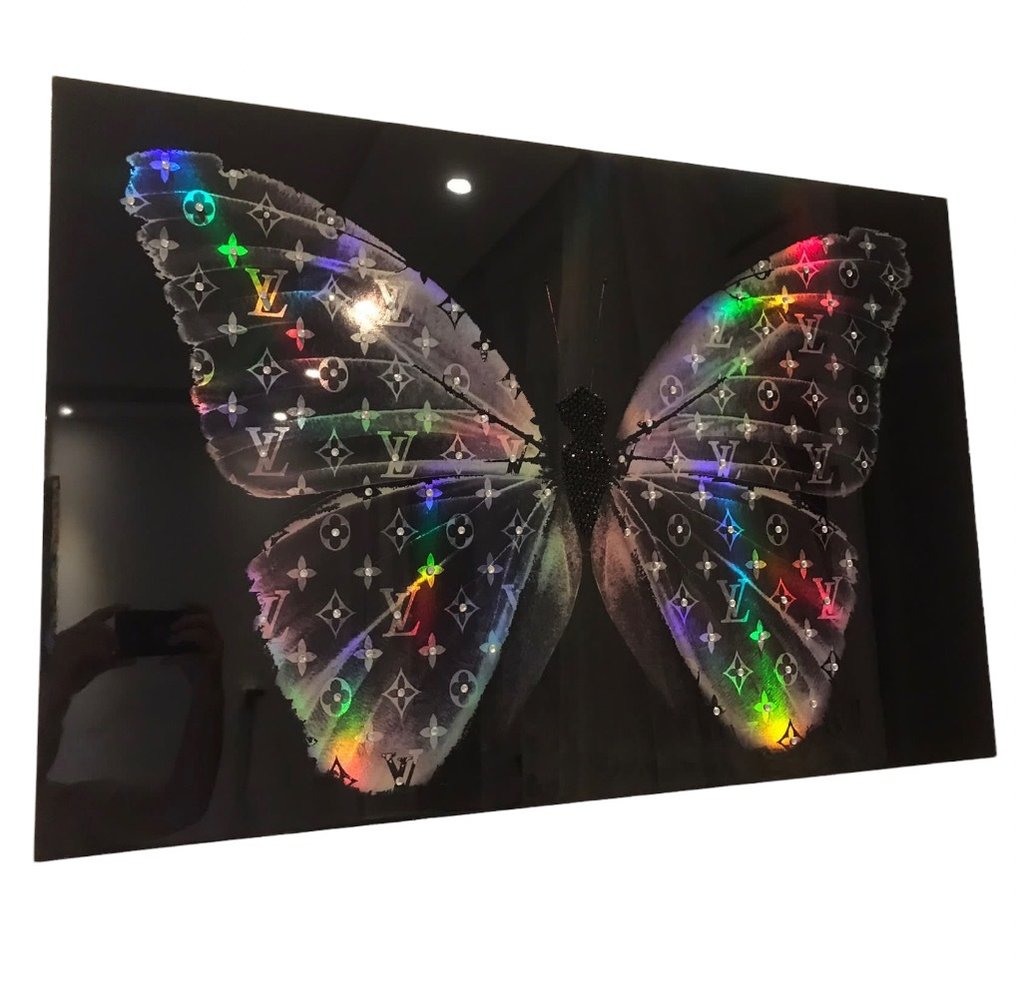 AmsterdamArts - Hologram Louis Vuitton epoxy&diamonds - Catawiki
