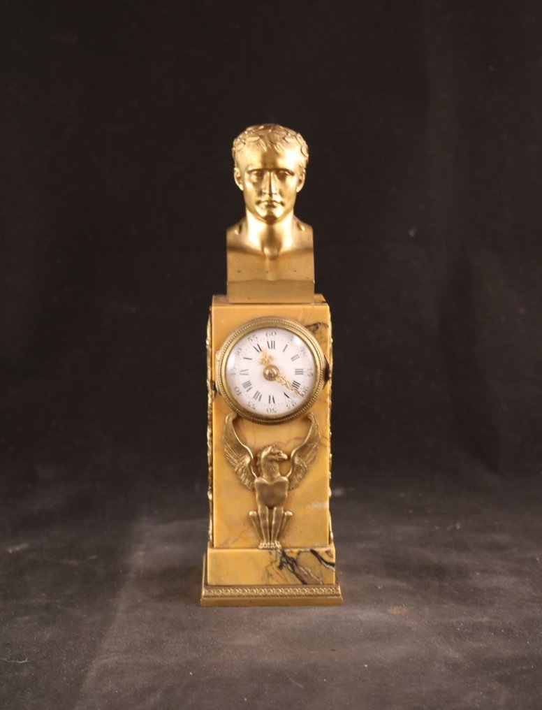 Bellissimo orologio da tavolo in stile impero - Marmo - - Catawiki