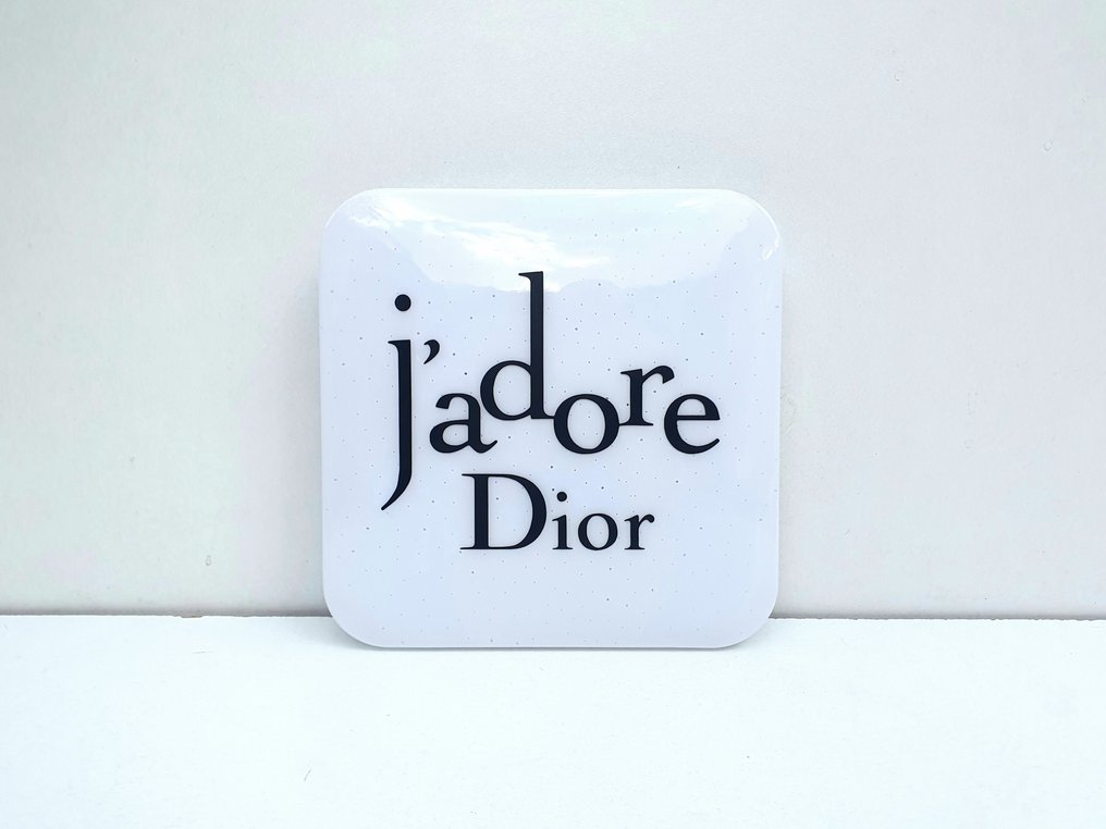 Dior - Lighted sign (1) - Plastic, Steel - Catawiki