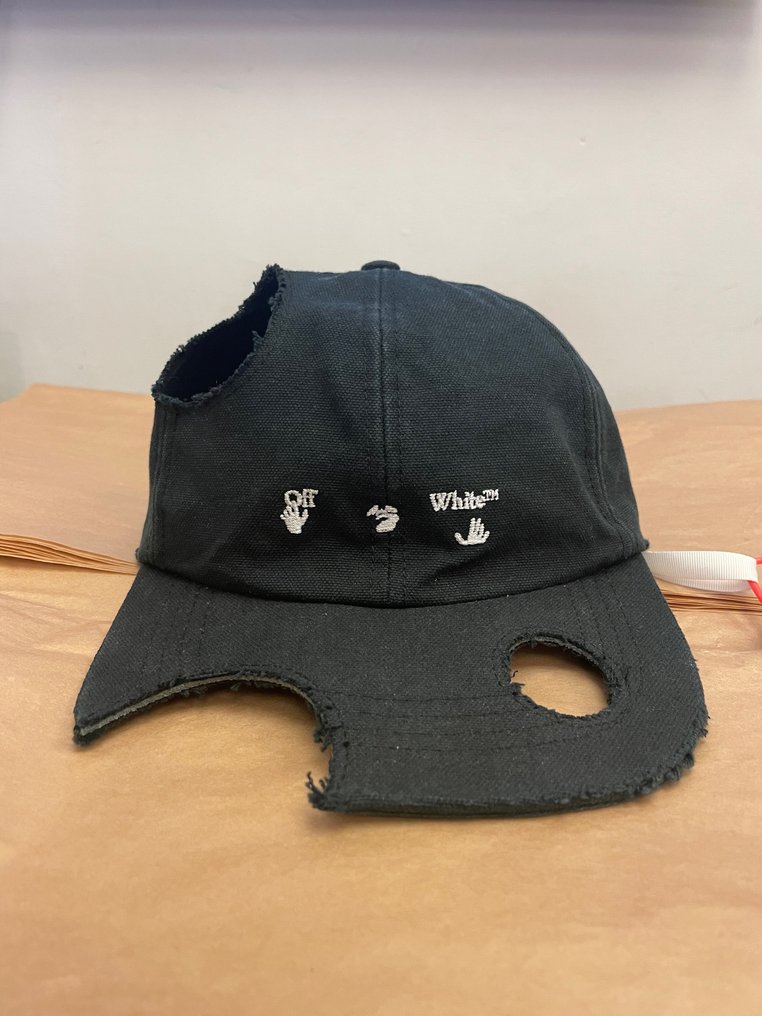 Off White - Hole Hat Meteor Collection - Hat - Catawiki
