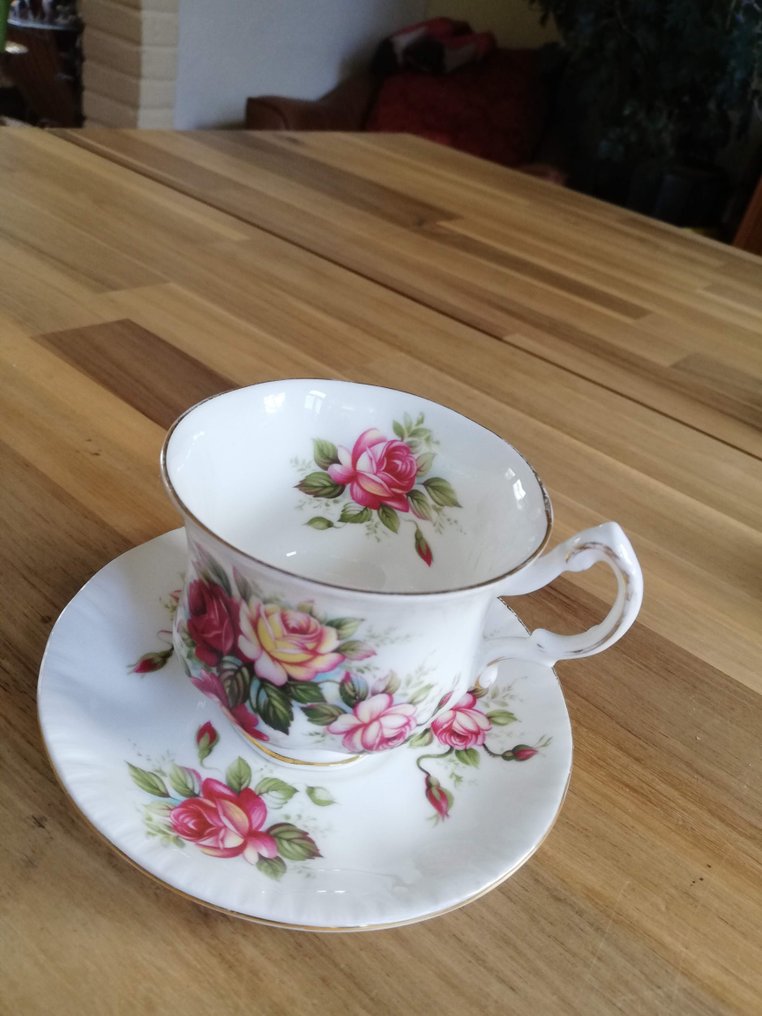 Royal Albert Cups and saucers (16) Porcelain Catawiki