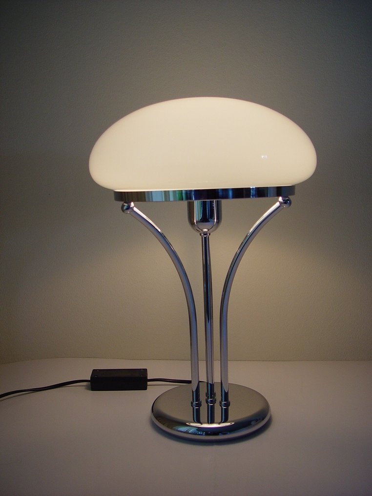 Foto Broer synoniemenlijst Hema - vintage table lamp - Bauhaus - glass and chrome - Catawiki