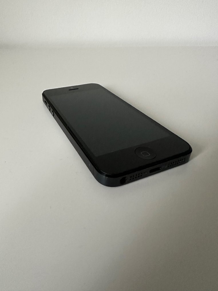 Apple - iPhone 5 - Negro - 32GB - modelo A1429 - juego - Catawiki