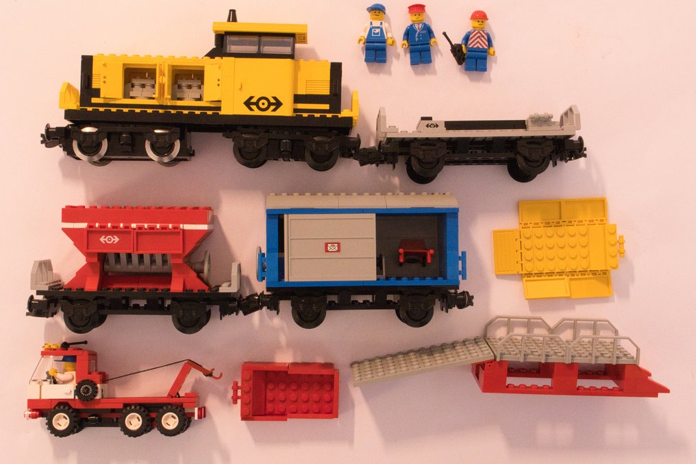 Lego System System 4564 - Elektrisk tog med vogne - -