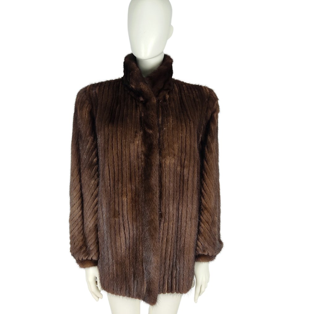 Saga Furs - Fur coat - Catawiki