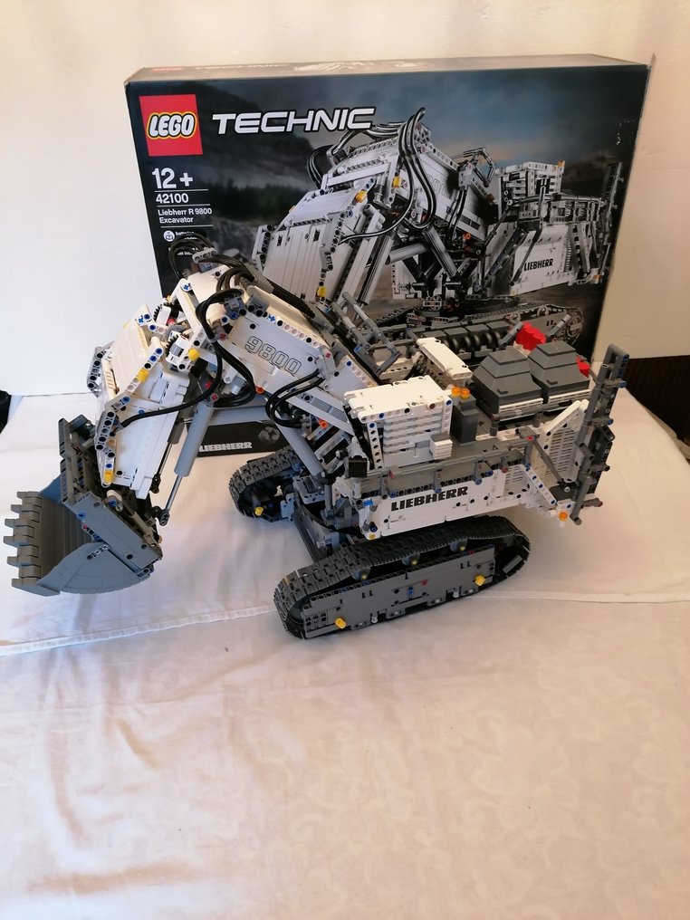lego technic 42100