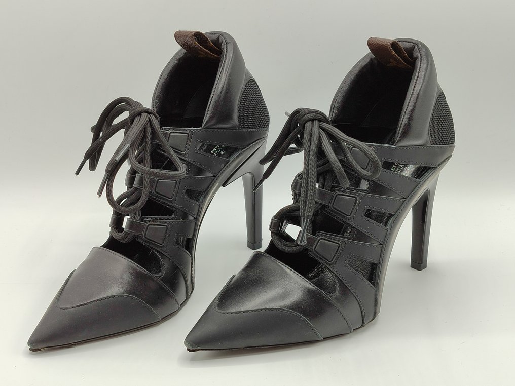 Louis Vuitton - Lace-up shoes - Size: Shoes / EU 39 - Catawiki