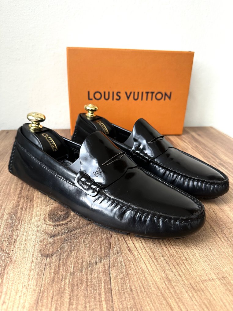 Louis Vuitton - Sneakers - Size: Shoes / EU 42, UK 7,5 - Catawiki