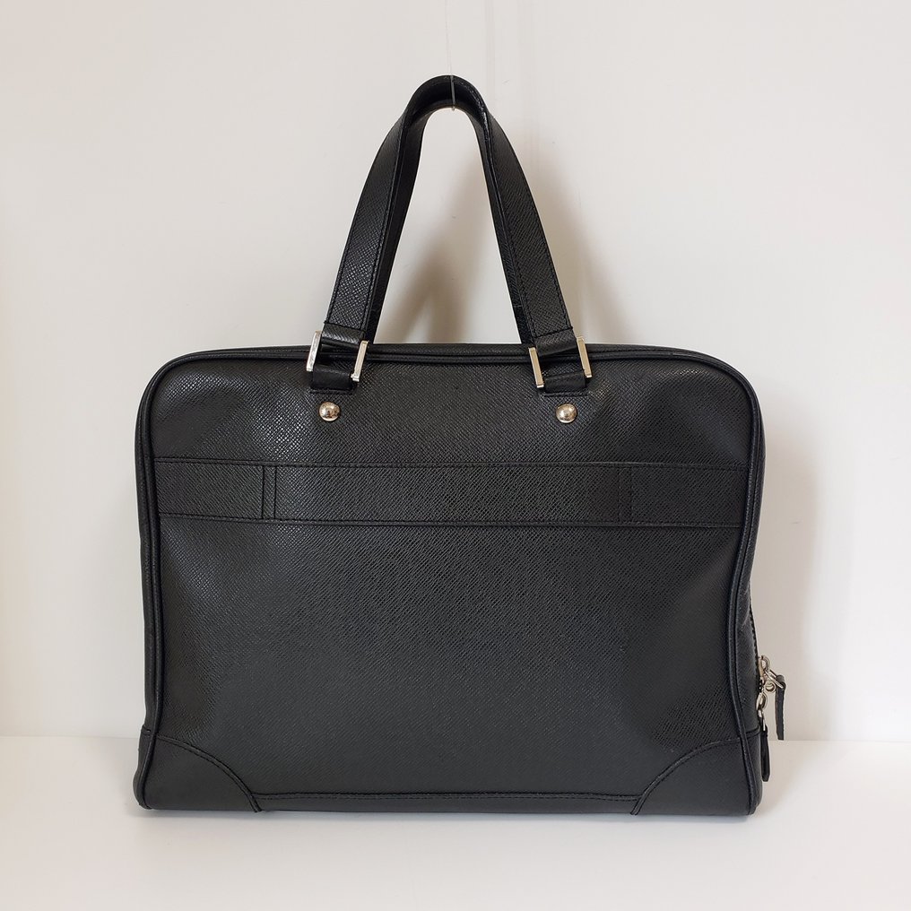Sell Louis Vuitton Taiga Document Bag - Black