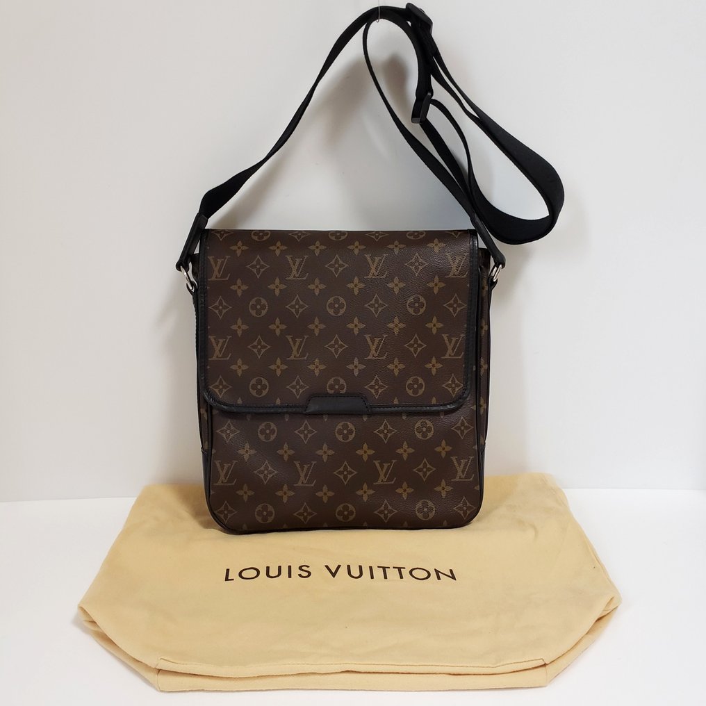 Louis Vuitton - Bass MM - Crossbody bag - Catawiki