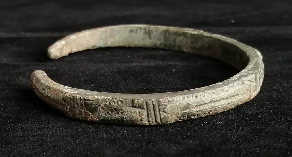 Roman bronze hotsell bracelet