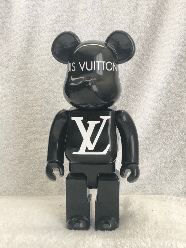 GF Exclusives - Louis Vuitton Bear Black/White - Catawiki