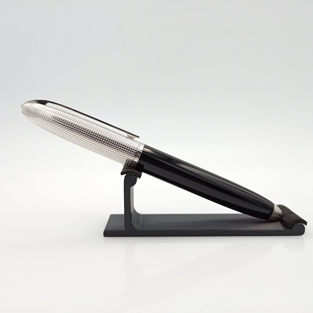 Louis Vuitton Doc Black Lacquer Fountain Pen